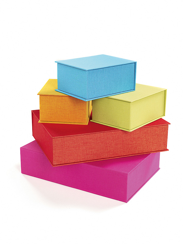 Bunte Boxen von Bookbinders Design auf DECO.de