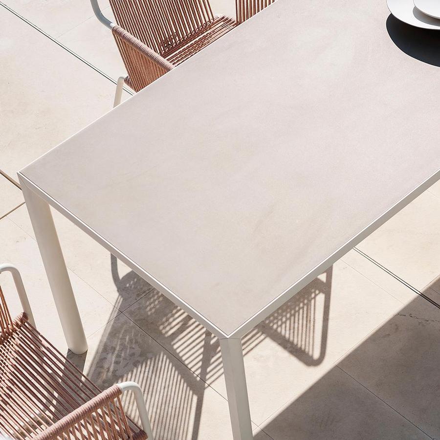 Bild: Outdoor Tisch PLEIN AIR von Roda 